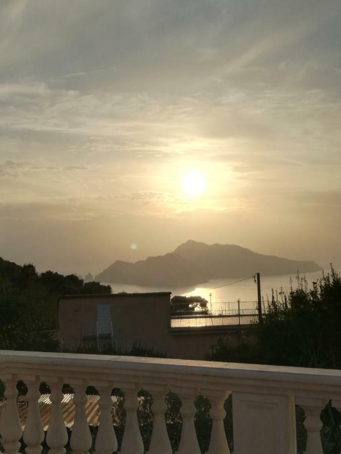 فيلا Il Profumo Di Capri ماسّا لوبْرينسِ المظهر الخارجي الصورة