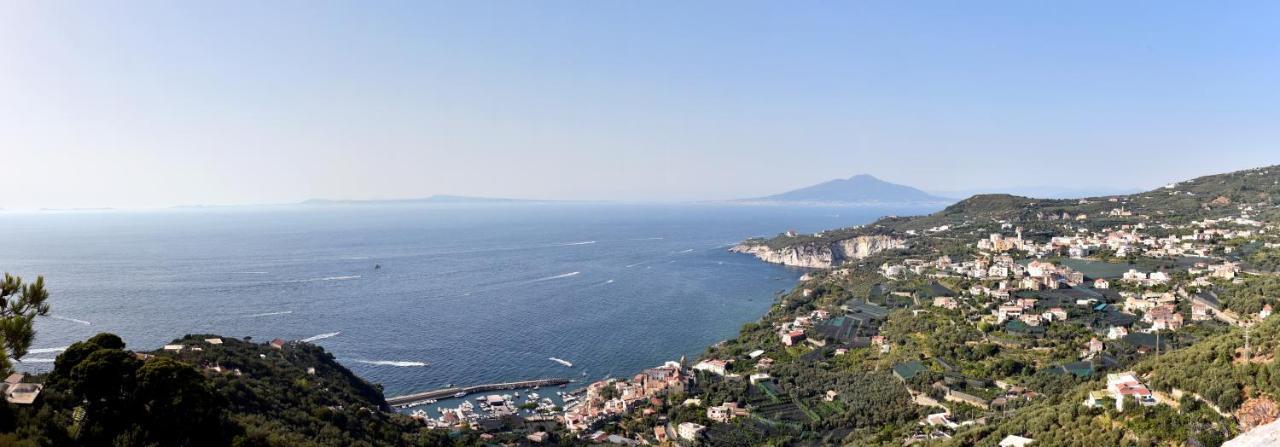 فيلا Il Profumo Di Capri ماسّا لوبْرينسِ المظهر الخارجي الصورة